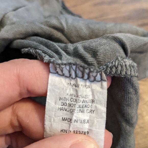 Ollie and Chloe by Jolie Off the shoulder crop top - Picture 5 of 8